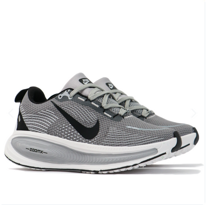 NIKE VOMERO